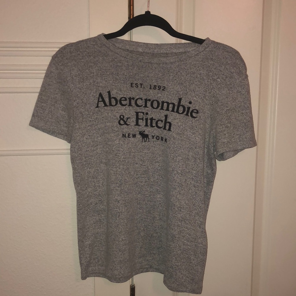 Abercrombie T-shirt very comfortable. It is a grey speckled shirt. Size Small.